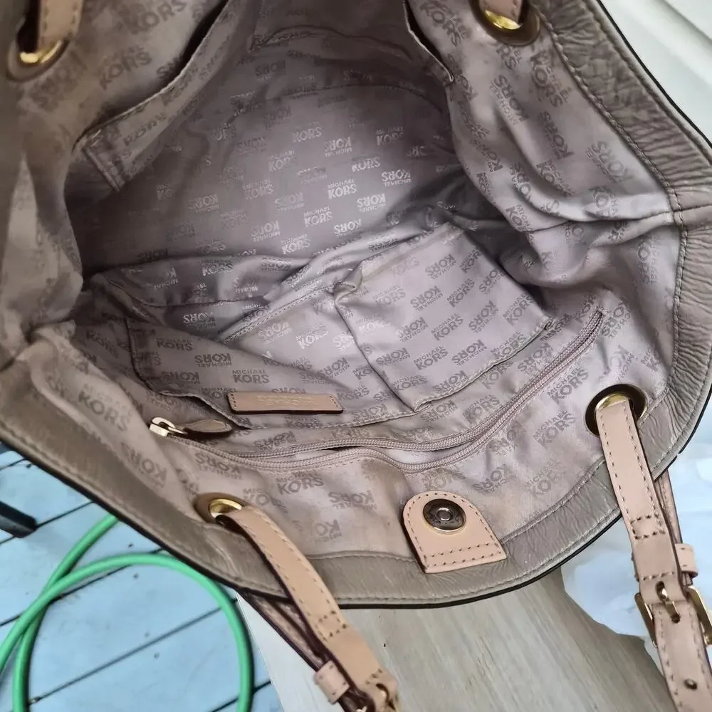 Michael Kors Voyager EW‎ Tote Leather Shoulder Bag